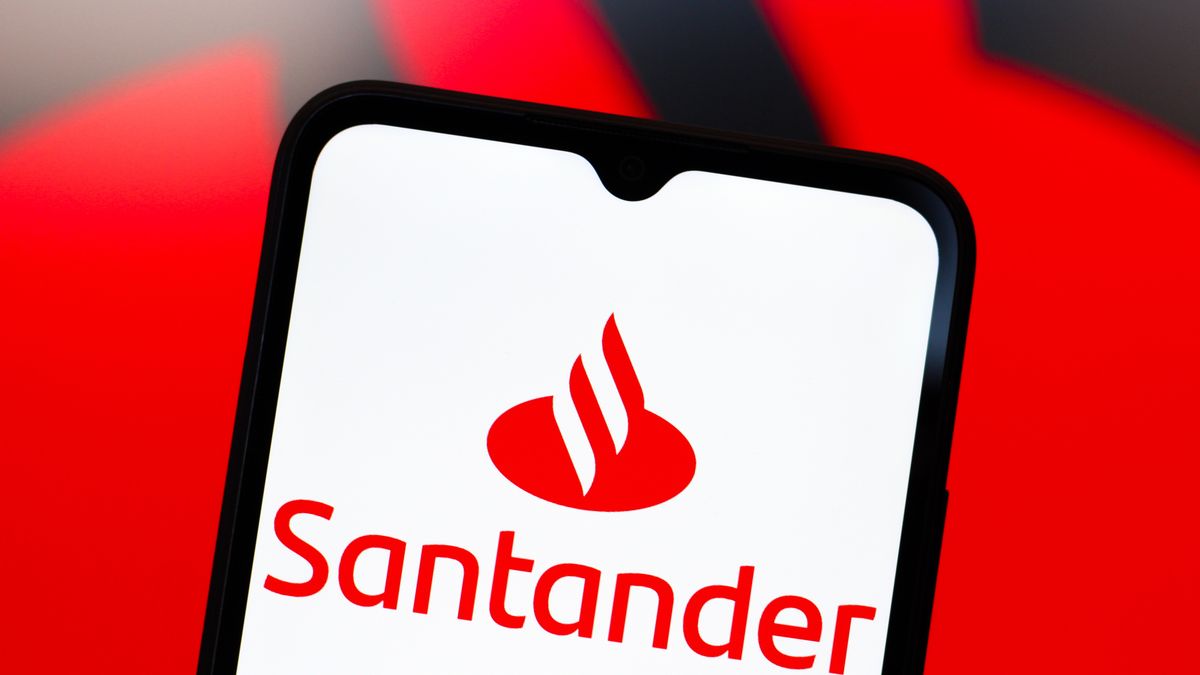 CANADA - 2025/02/05: In this photo illustration, the Santander logo is seen displayed on a smartphone screen. (Photo Illustration by Thomas Fuller/SOPA Images/LightRocket via Getty Images)