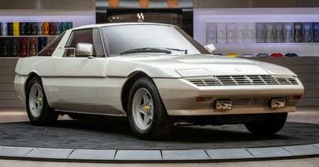 Najdziwniejsze ferrari wystawione na sprzedaż. Wygląda jak stare mitsubishi