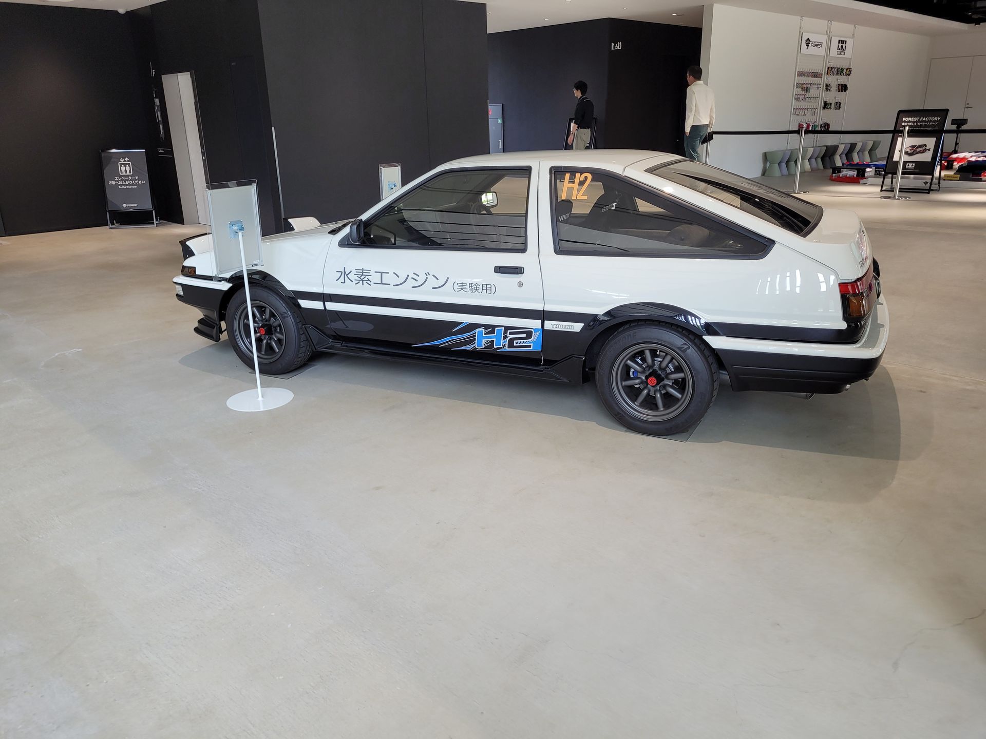 Wodorowa AE86 wygląda normalnie i co najważniejsze, jeździ jak oryginał