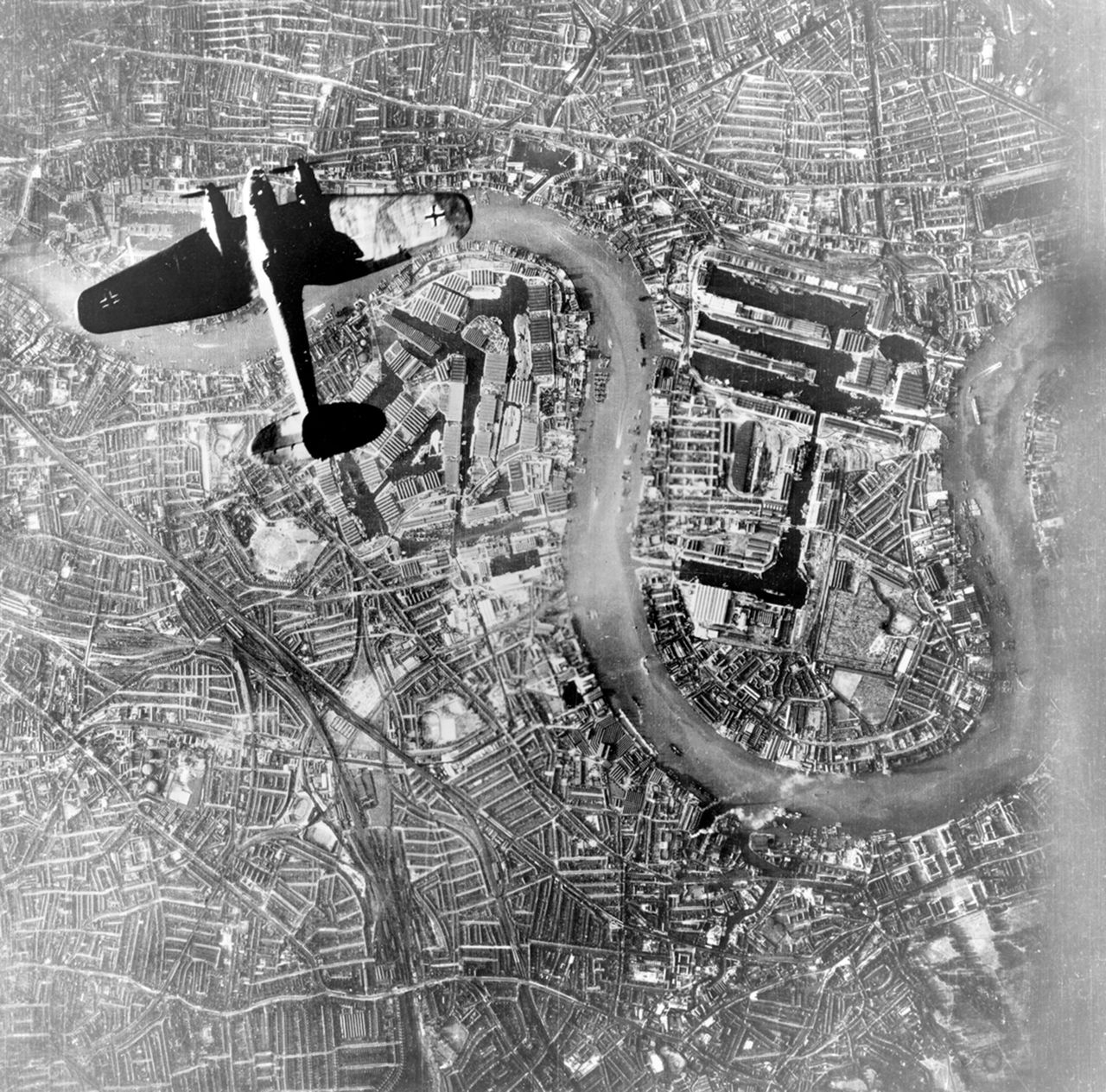 Niemiecki bombowiec  Heinkel He 111 nad Londynem