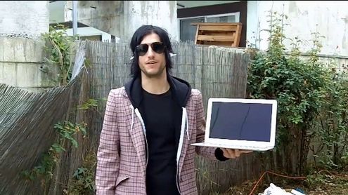 MacBook Air wysadzony w powietrze [wideo] 1