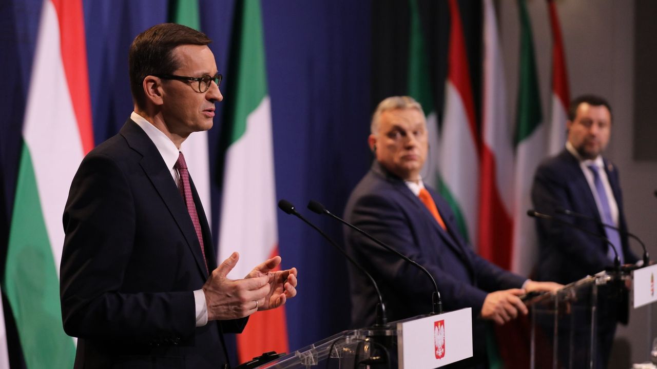 Morawiecki spotkał się w Budapeszcie z Orbanem i Salvinim