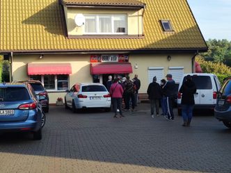 Koronawirus. Tłumy Niemców w polskich sklepach. "To ostatnia szansa"