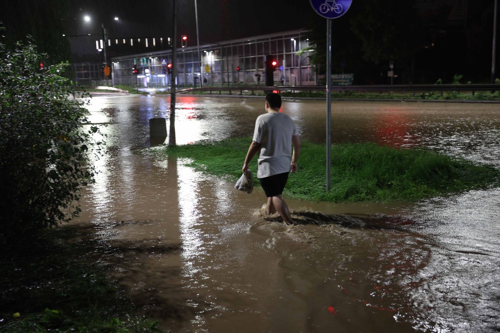 Pogoda. Ulewne deszcze. Jest ostrzeżenie