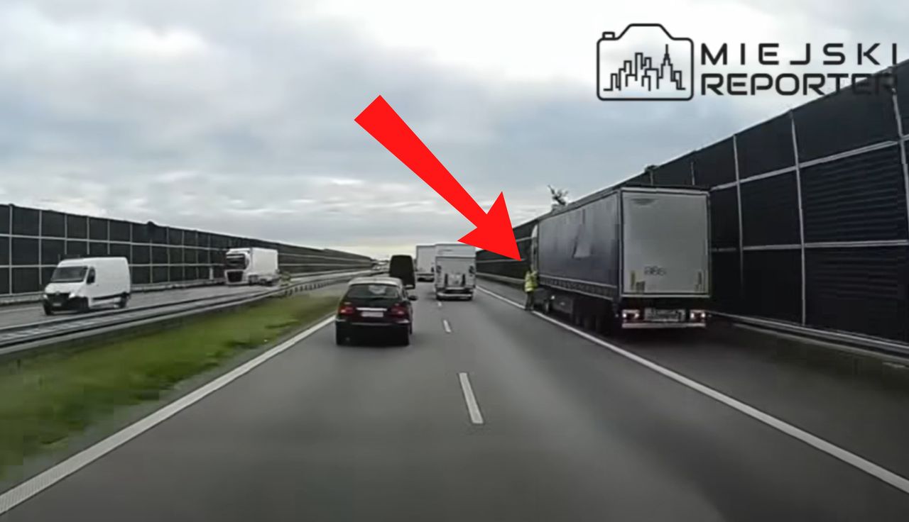 Sekundy przed tragedią na A2. Nagrali 71-latka