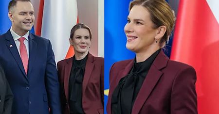 Kreacja Marty Nawrockiej ze spotkania z finalistami Konkursu Chopinowskiego. Postawiła na ciemne kolory