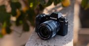 Fujifilm X-S20 to świetny kompan podróżnika. Zrobi nawet 800 zdjęć na jednym ładowaniu
