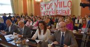 Kalisz: Władze chcą przekształcić VII LO. Szkolna społeczność protestuje