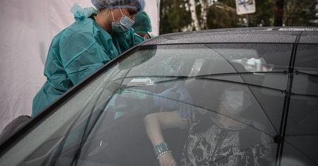 Szczepienie w punktach drive-thru – bez wychodzenia z samochodu