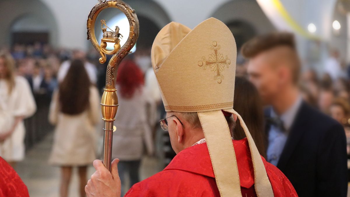 Oto zarobki w Kościele