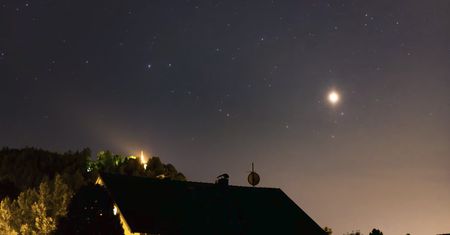 Mars "świeci" najmocniej od 15 lat. Felix Jäger uchwycił to na timelapsie