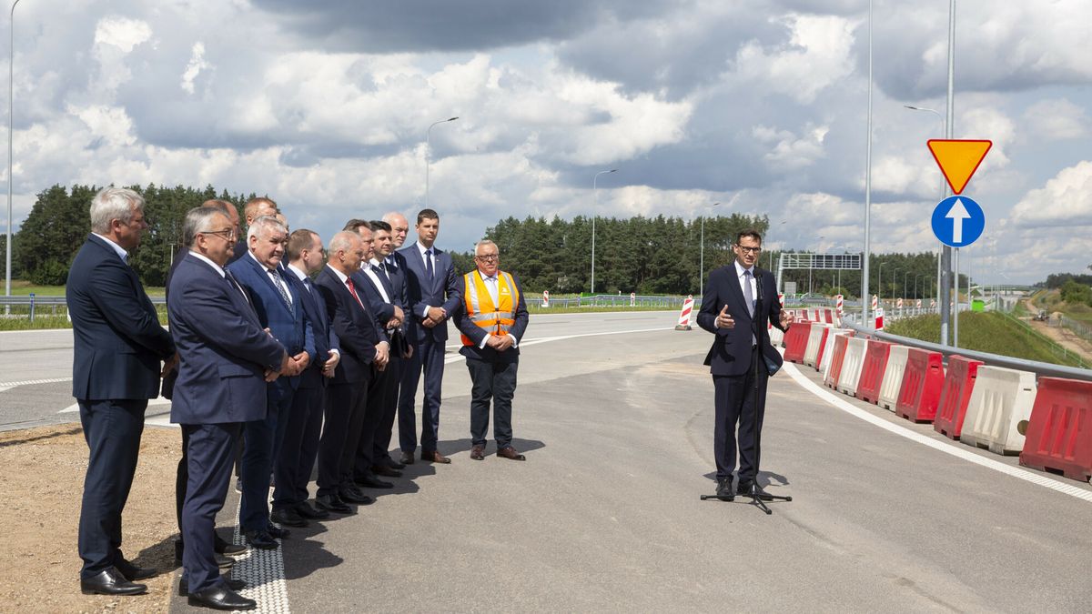 Mateusz Morawiecki przedstawił założenia programu podczas otwarcia nowego odcinka trasy S61.