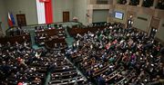 PiS notuje spadek, jest zmiana lidera. Mamy nowy sondaż partyjny