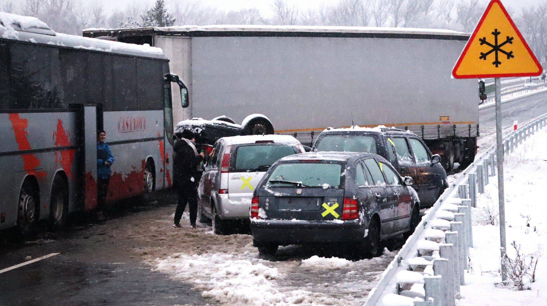 Katastrofa drogowa w Oświęcimiu. Tak wyglądały ćwiczenia Mayday 2025 ratowników z całej zachodniej Małopolski i nie tylko.