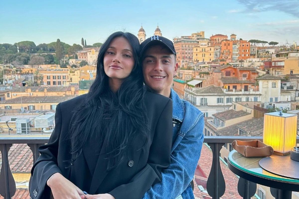 Oriana Sabatini w objęciach Paulo Dybali
