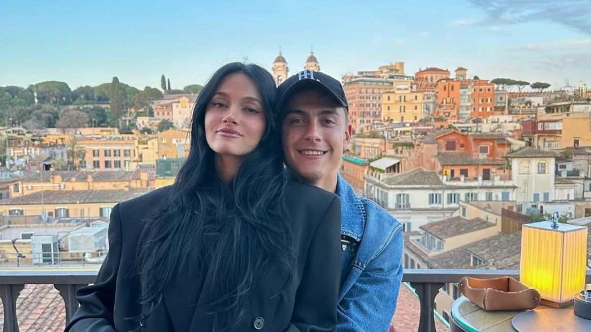 Oriana Sabatini w objęciach Paulo Dybali