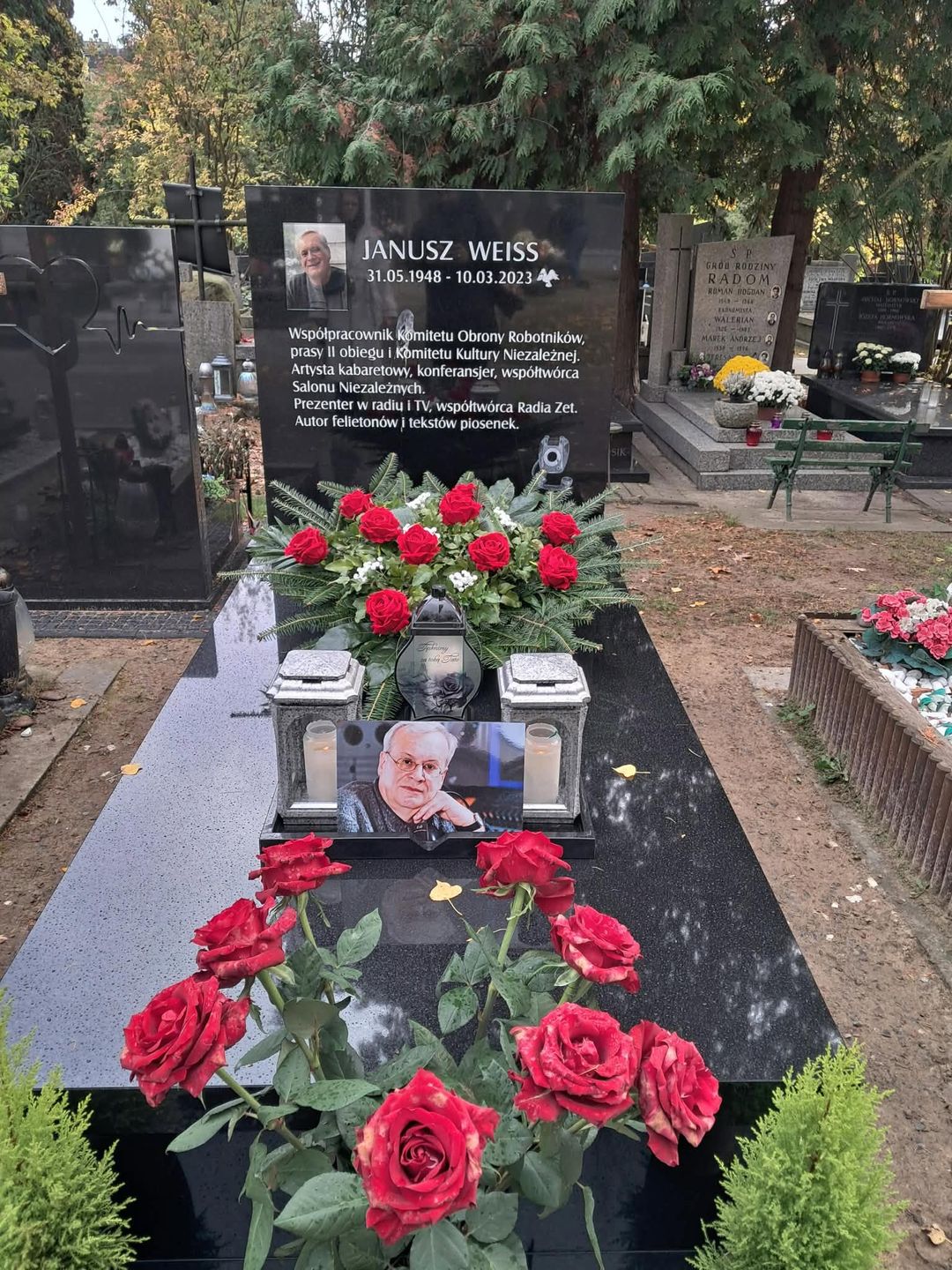 Nowy grób Janusza Weissa na Powązkach Wojskowych