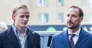 Jego pasierb został oskarżony o 32 przestępstwa. Książę Haakon zabrał głos