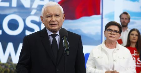Sondaż partyjny CBOS. "Umocnienie poparcia PiS"
