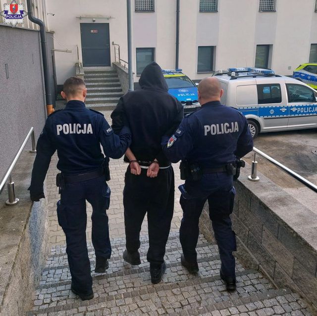 20-latek zatrzymany za posiadanie narkotyków (zdjęcia)