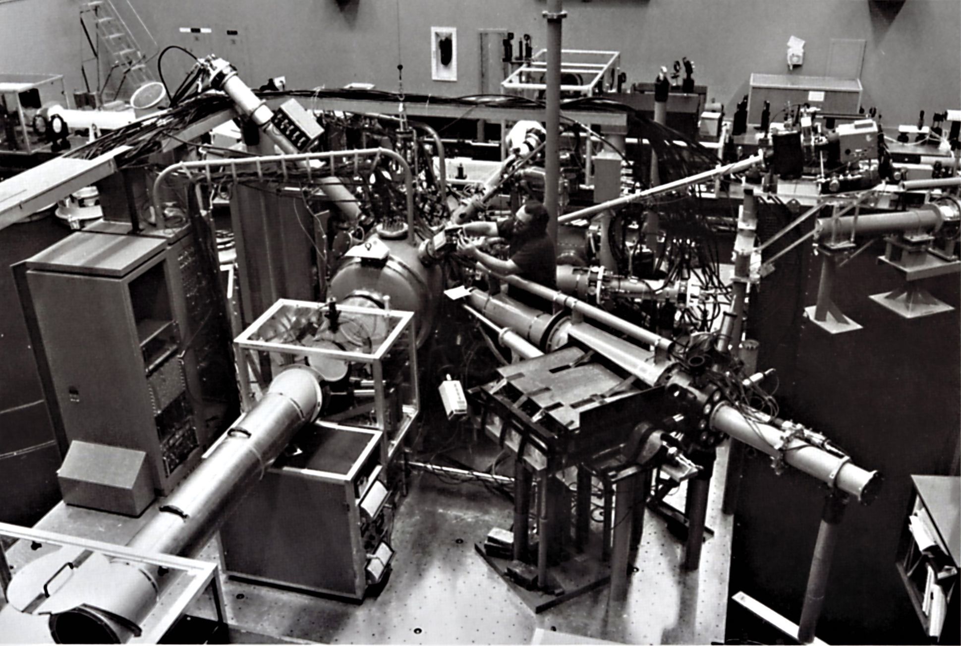 NIF - supersystem laserowy zaczyna eksperymenty 2