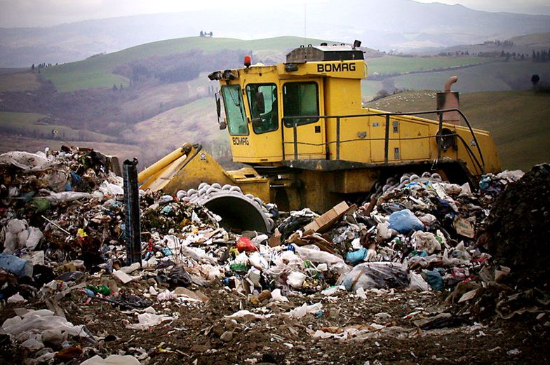 Mamy w Polsce za mało śmieci jak na możliwości zakładów recyklingowych i sprowadzamy je zza granicy