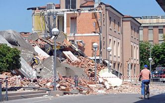 Trzęsienie ziemie we Włoszech nadwątliło 70 proc. budynków