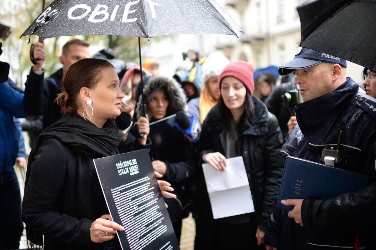 Strajk kobiet. Trwa zbieranie podpisów pod petycją do rządu i parlamentarzystów