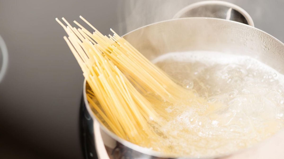 Woda po ugotowanym makaronie 