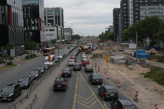 Gigantyczne opóźnienia remontu przy Marynarskiej. Tramwaje wrócą dopiero za rok