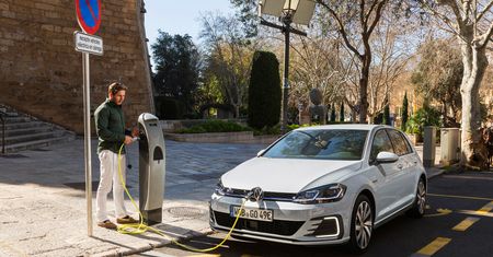 WLTP dotknęło także hybryd. VW, Mercedes i Porsche wstrzymują sprzedaż aut