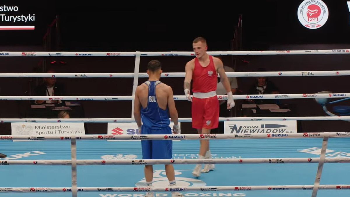 YouTube / World Boxing / Na zdjęciu: Radoslaw Rosenow niechętnie podał rękę Pawłowi Brachowi