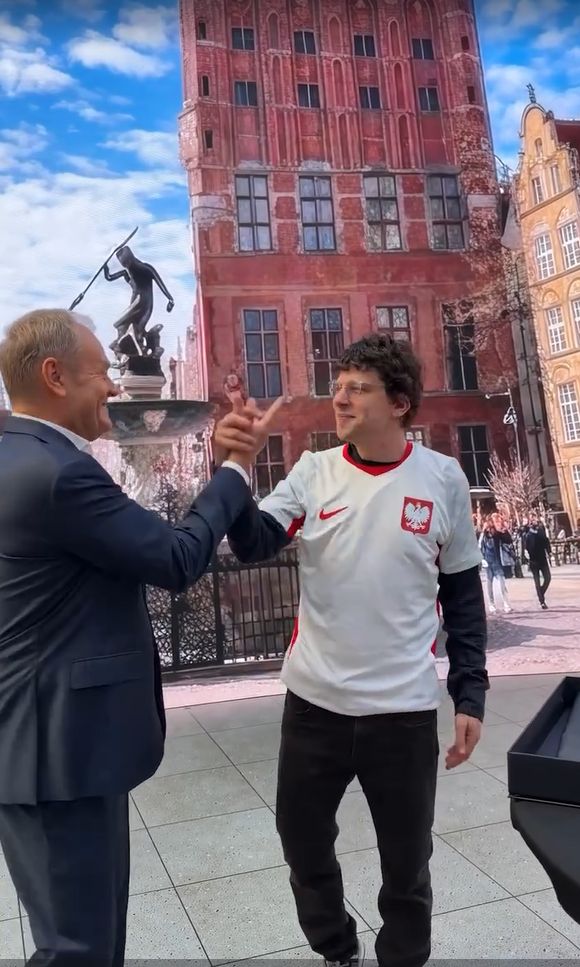 Jesse Eisenberg i Donald Tusk
