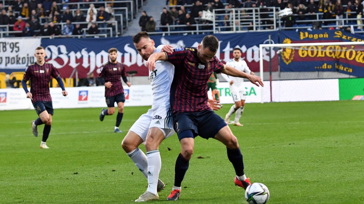 PAP / Marcin Bielecki / Na zdjęciu od lewej: Dino Stiglec i Jakub Bartkowski