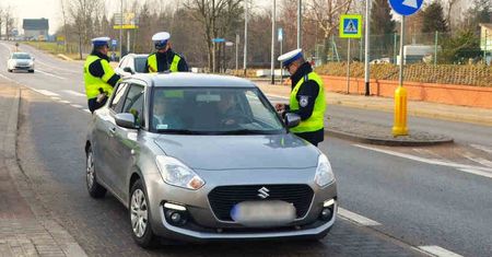 Kontrola bez powodu. Przepisy mówią, do czego policja ma prawo