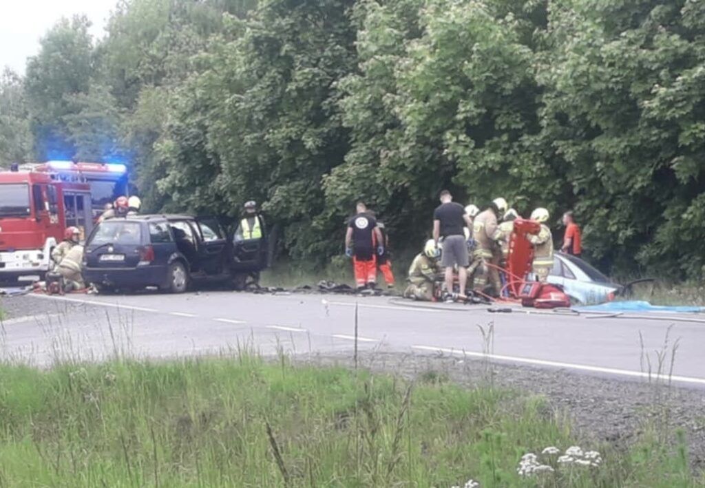Fot. Radio 7 – Północne Mazowsze i Działdowszczyzna.  Tragiczna czołówka aut na drodze