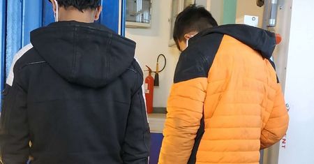 Mazowieckie. Afgańczycy ukryli się w naczepie w Turcji. Zostali zatrzymani w Pruszkowie