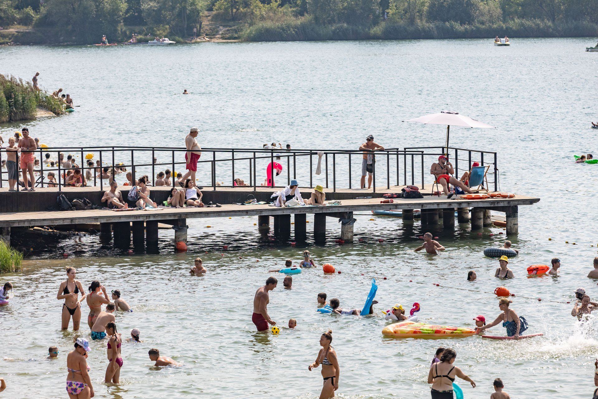 Bagry. Popularne kąpielisko w upalną sierpniową sobotę przeżywa oblężenie