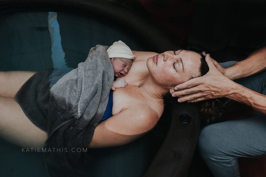 Tak rodzą kobiety. Niesamowite zdjęcia z porodów, które zebrano i wyróżniono w największym tego typu konkursie fotograficznym na świecie 31