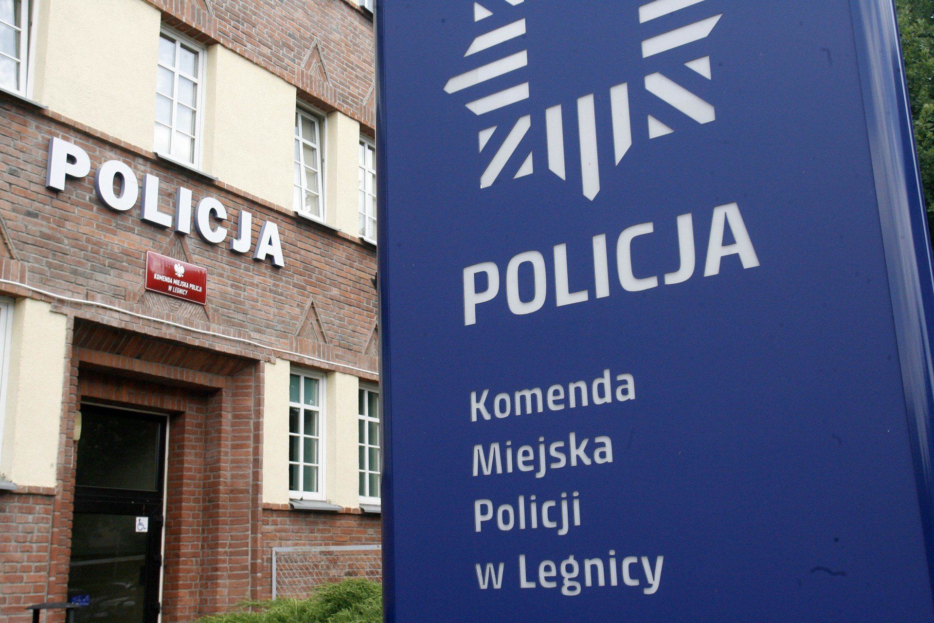 Nielegalny hazard w Chojnowie. Policja zastała dziecko w lokalu z automatami