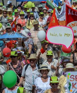 Ulicami Warszawy przeszła Parada Seniorów