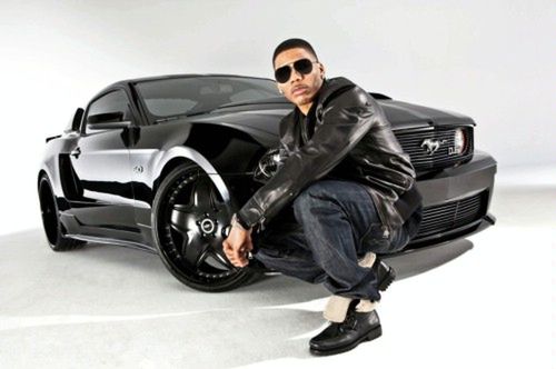 Nelly w duecie z Mustangiem ze stajni DUB