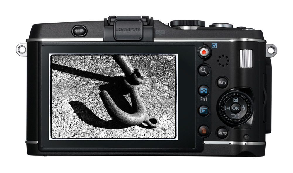 Olympus PEN E-P3 - szybki autofocus i ekran dotykowy OLED 3