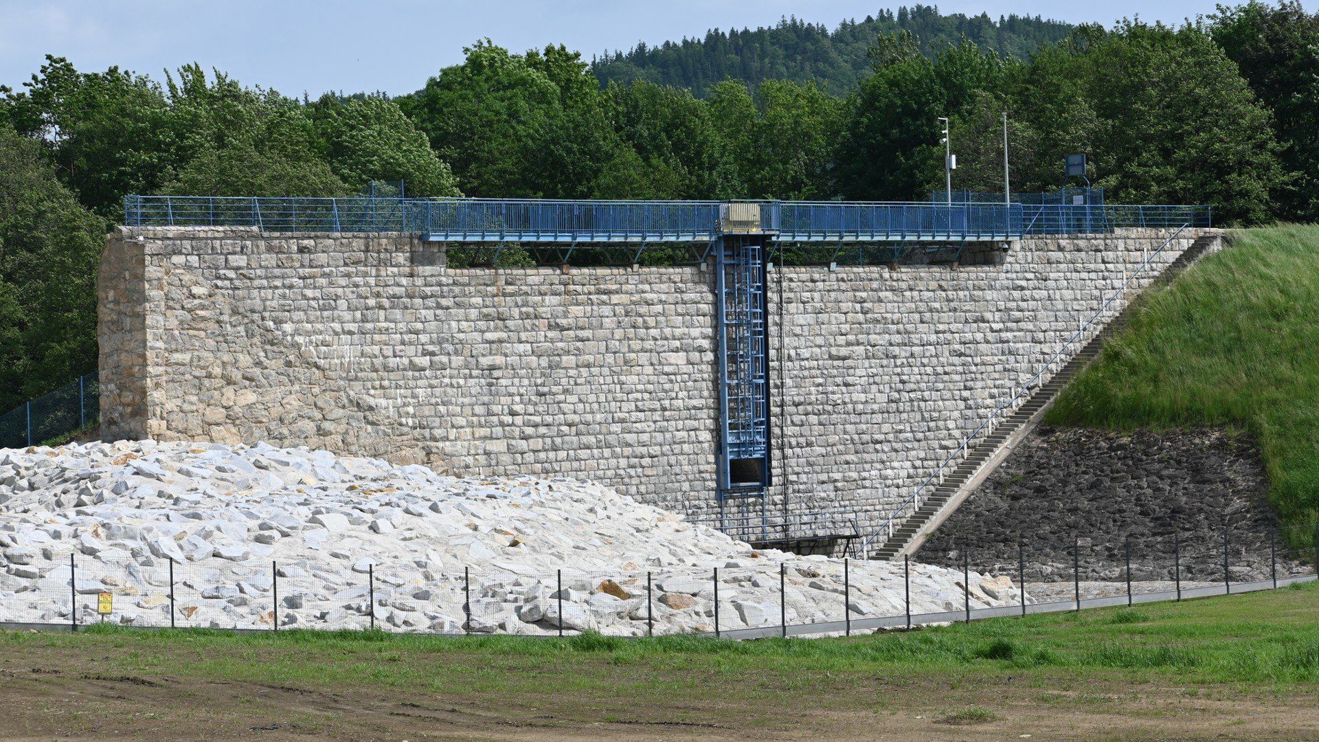 Tama w Stroniu Śląskim