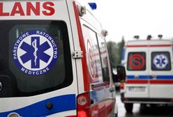 Mazowieckie. Zderzenie dwóch aut. Jedna osoba była zakleszczona w pojeździe