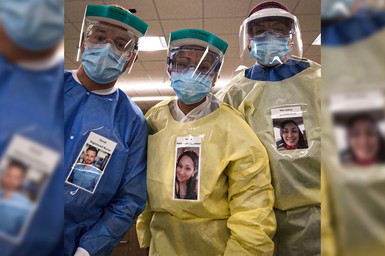 Lekarze przyczepiają sobie uśmiechnięte zdjęcia do kombinezonów, by rozweselić pacjentów