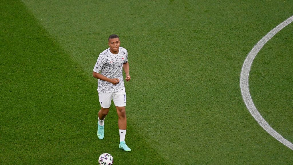 Zdjęcie okładkowe artykułu: Getty Images / Alex Nicodim / Na zdjęciu: Kylian Mbappe przed meczem z Portugalią