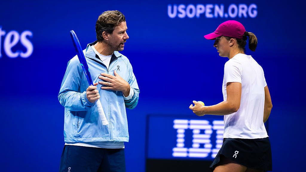 Getty Images / Robert Prange / Wim Fissette i Iga Świątek podczas treningu na US Open 2025