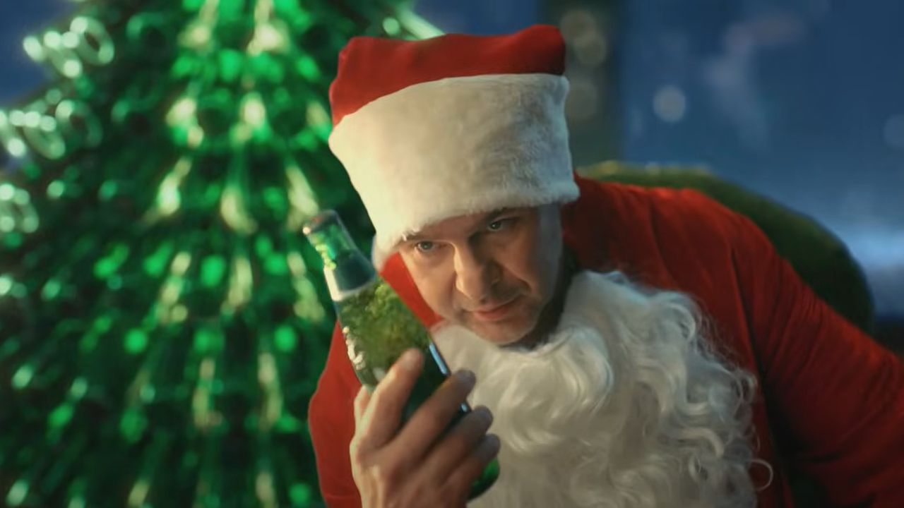 KRRiT wezwała do wstrzymania reklamy Łomży z Karolakiem. Mamy stanowisko browaru [TYLKO U NAS]