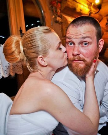 Postawili 35‑metrowy domek. Tak wygląda w środku